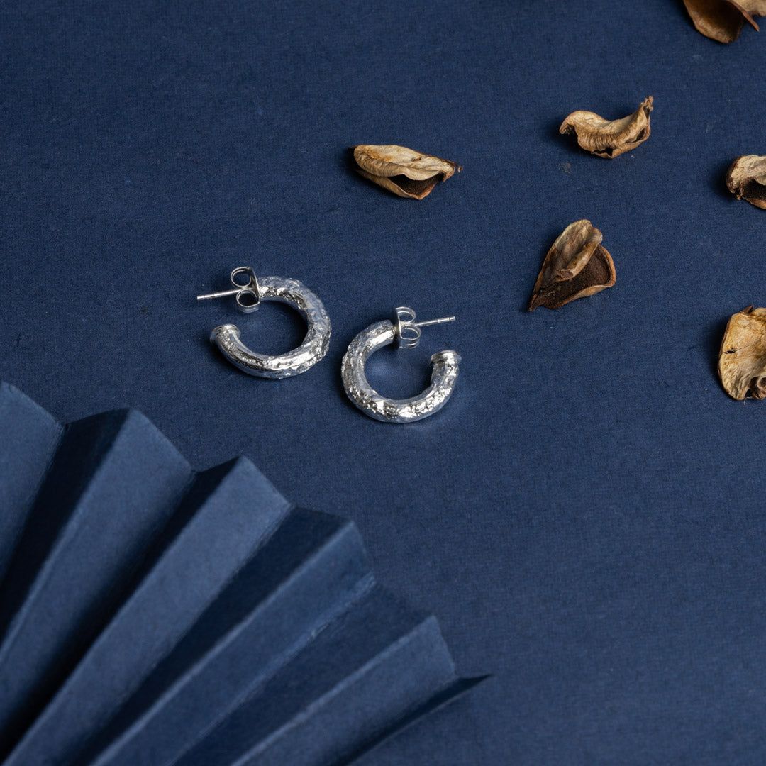 Ratna Hoops