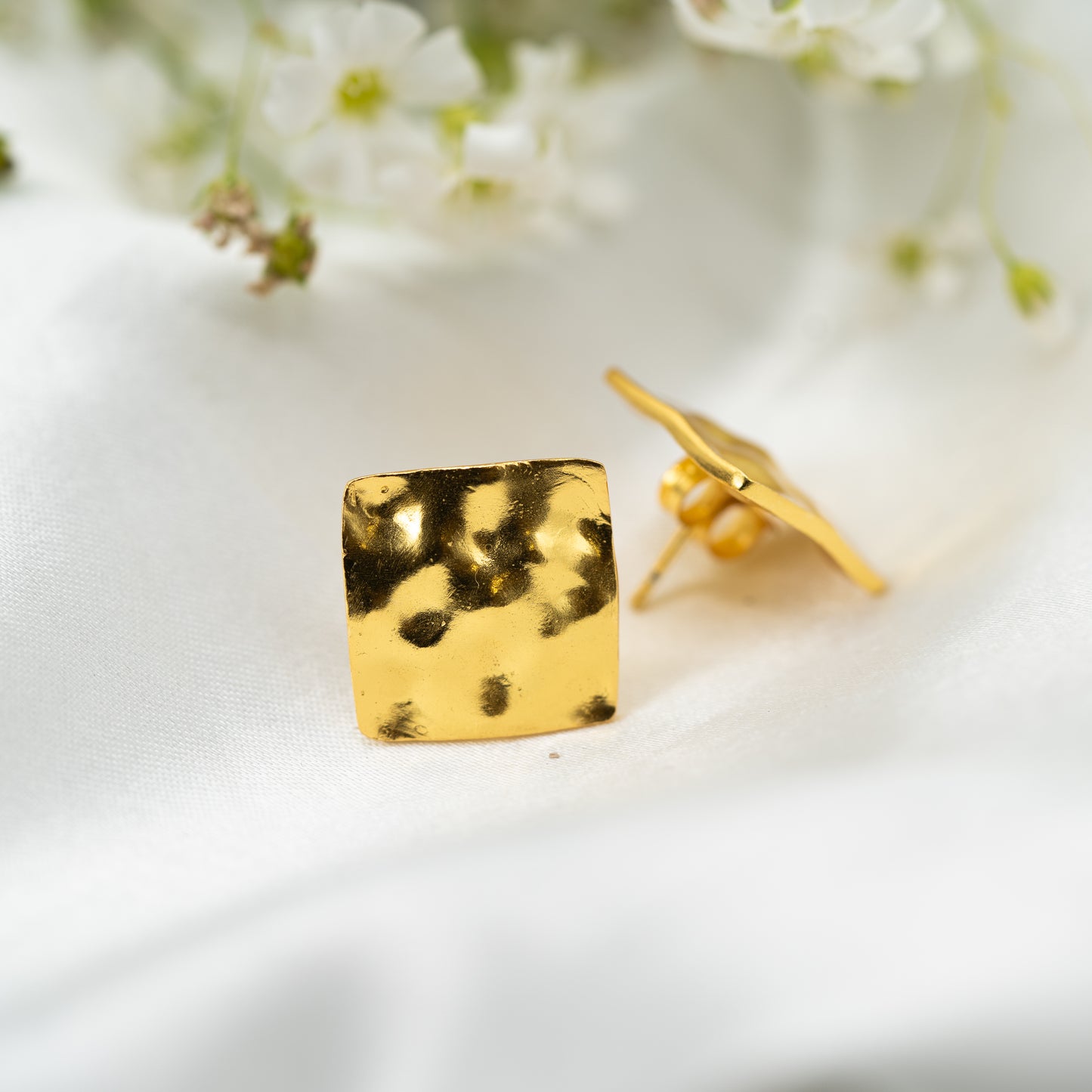 Chowkor Studs